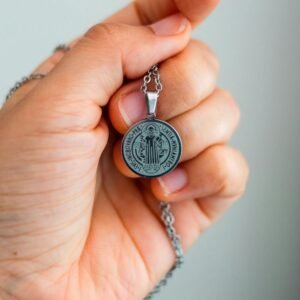 engraved-pendant-necklace