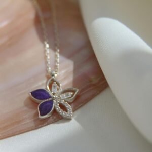 flower-pendant-necklace